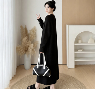 2025年新款法式气质针织连衣裙女秋冬高级感小个子内搭打底毛衣裙