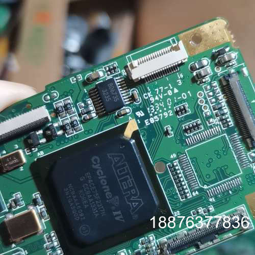 EP4CE75F23I7N芯片，金角上有两条划痕，能接受的来