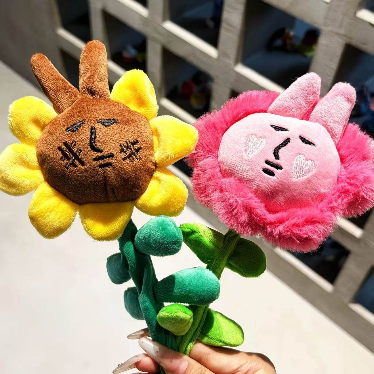 粉红兔子MyFriend抽象毛绒原创向日葵可爱玩偶礼物花瓶装饰花束