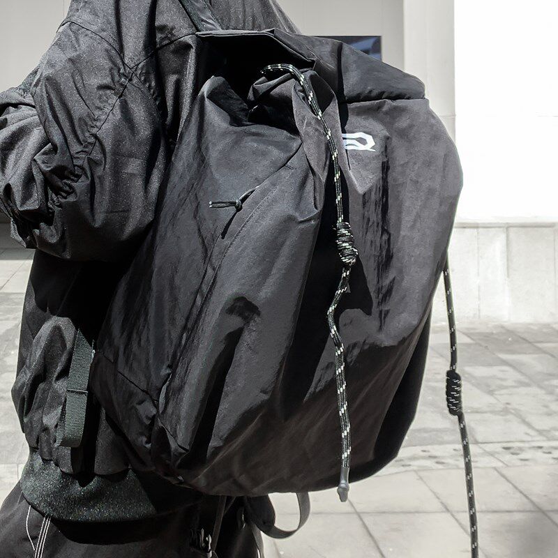 大容量双肩包男纯色简约休闲短途旅行背包女轻便外出运动登山包