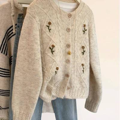 小香风刺绣浣熊绒毛衣外套女秋冬季2025新款加厚羊毛针织开衫上衣