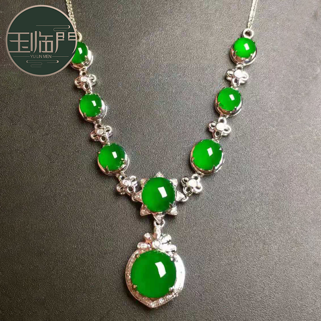 伟德国际且末：在“玉石之路”发祥地逛玉石节