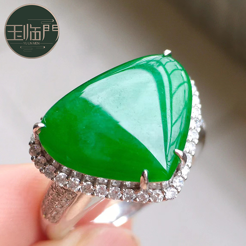 玉临门冰种阳绿翡翠心形戒指女精致时尚纯纯美美 18k金镶嵌钻石