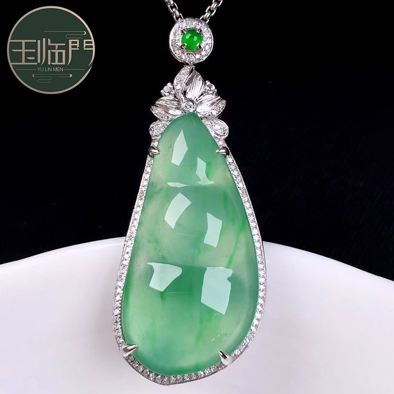 玉临门冰种晴水翡翠福豆吊坠女水足灵动娇艳欲滴 18k金镶嵌钻石