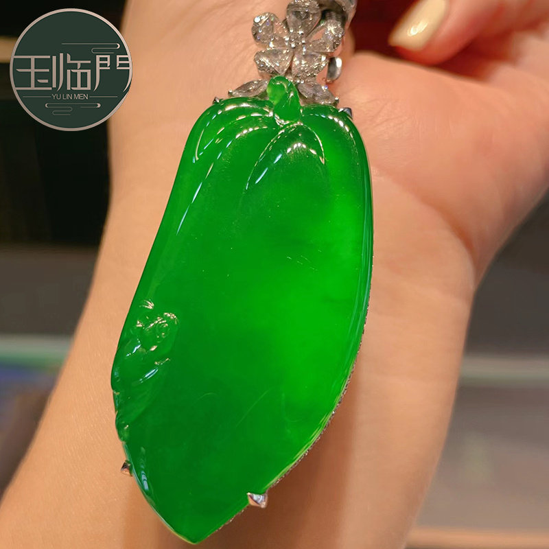 玉临门高冰浓阳绿翡翠福瓜吊坠男女大挂件18k金镶缅甸a货传承收藏