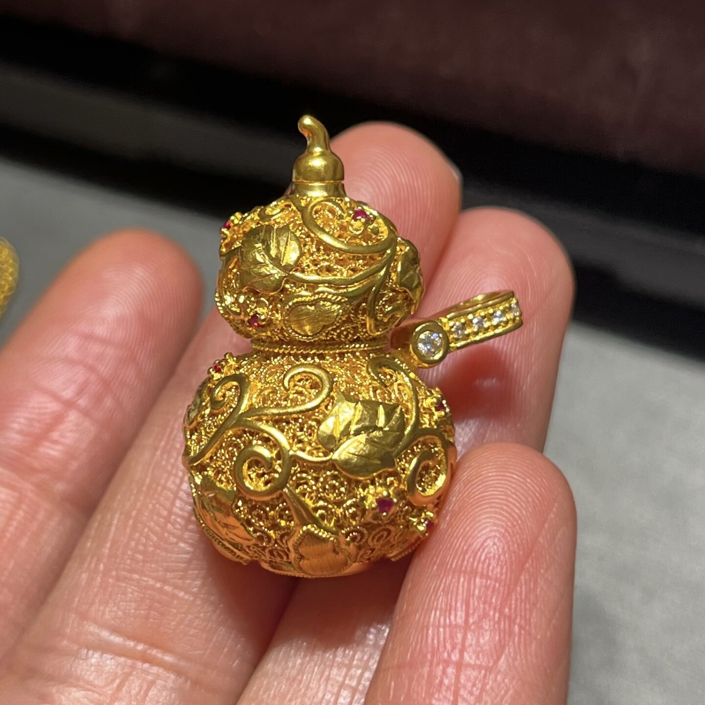 金包银爬藤葫芦吊坠镶钻镂空花丝项坠/吊坠