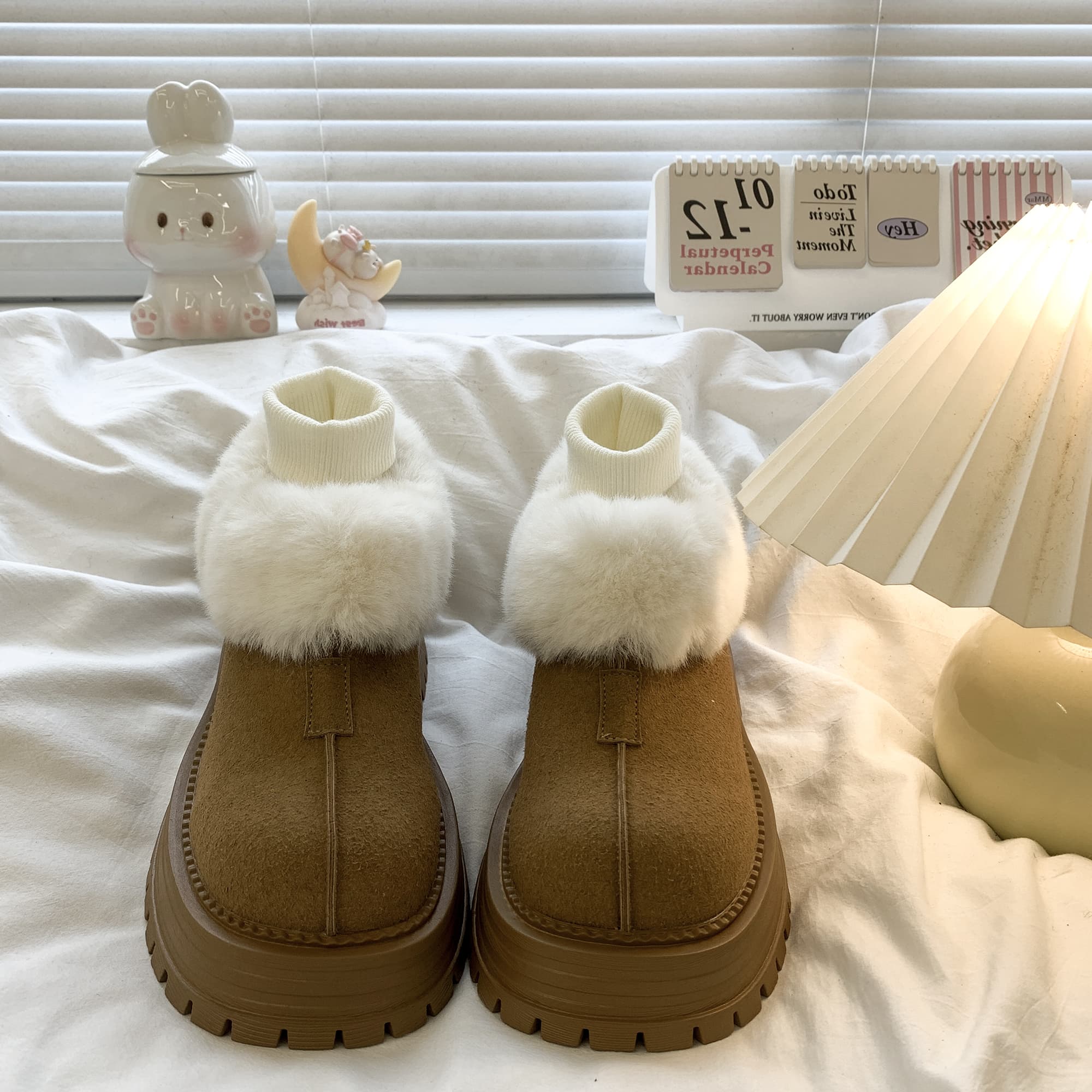 皮毛一体短筒雪地靴女款2024秋冬新款加绒加厚一脚蹬厚底毛毛棉鞋