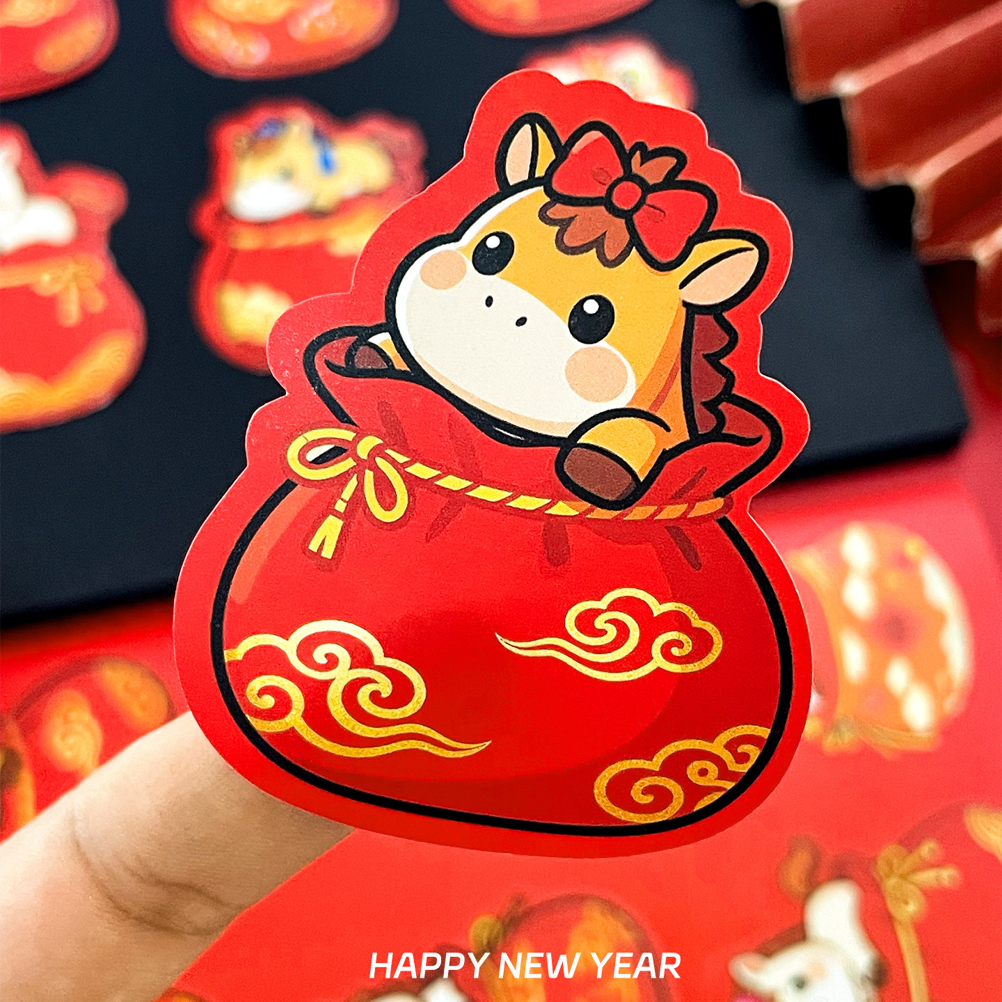 2026新年马年礼盒贴纸卡通可爱小马福袋图案自粘不干胶创意奖励幼儿园儿童学生手账烘焙饼干礼物装饰封口贴画