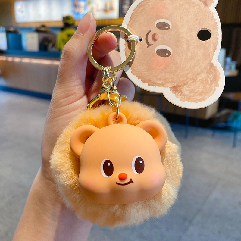 2025年新款正版毛球黄油小熊车钥匙扣女精致书包挂件钥匙链小饰品