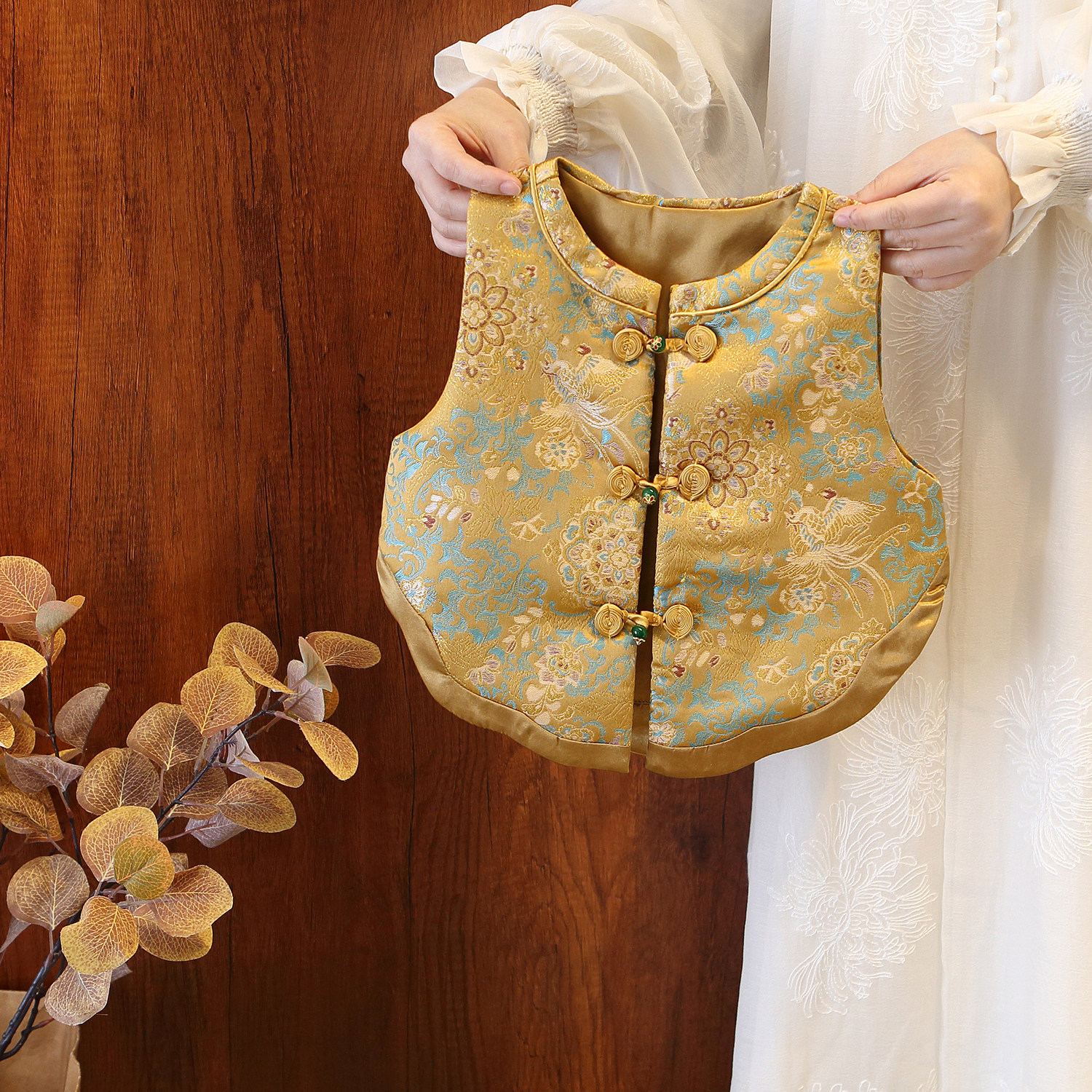 新中式风女童秋冬加厚保暖坎肩马甲拜年服盘扣国风童装夹棉背心潮