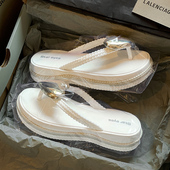 外穿海边沙滩网红夹脚凉鞋 夏季 潮 2026新款 厚底增高爱心人字拖女款