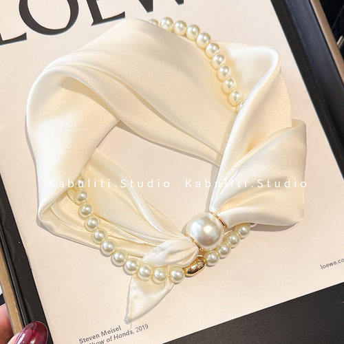 春秋夏季系脖领巾职业穿搭