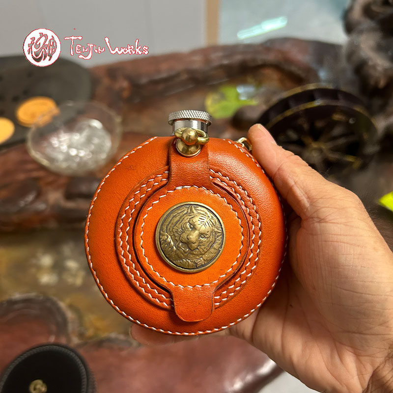 Behfxy帛雲 原创手工缝制随身携带壶 不锈钢酒壶挂件男士复古黄铜