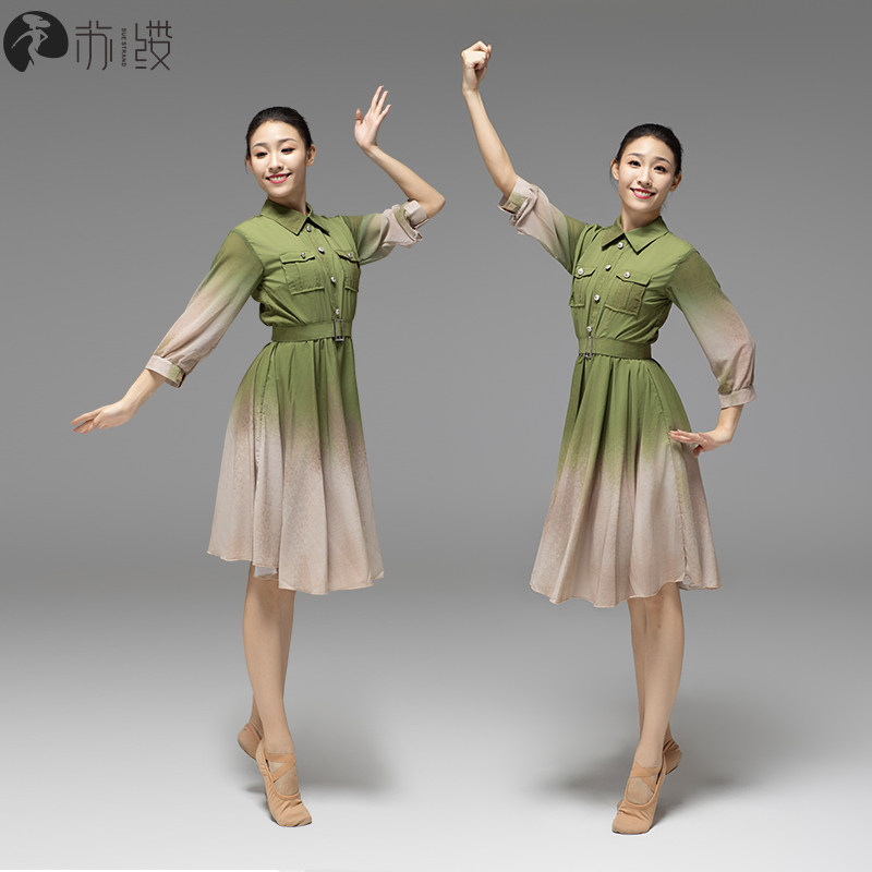 新款我们的母亲同款舞蹈表演服女红军绿色短裙套装歌伴舞演出服装