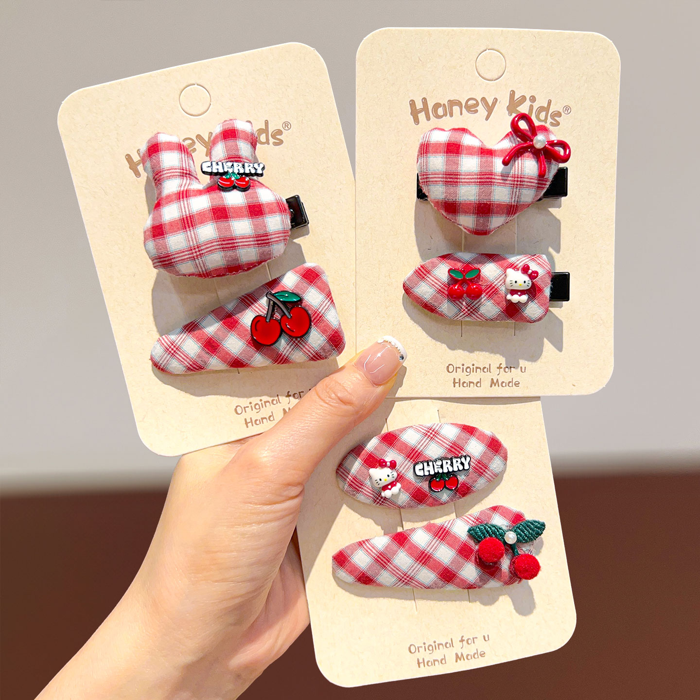 儿童发夹可爱卡通塑料KT猫格子发卡不伤女童前额碎发刘海夹子发饰