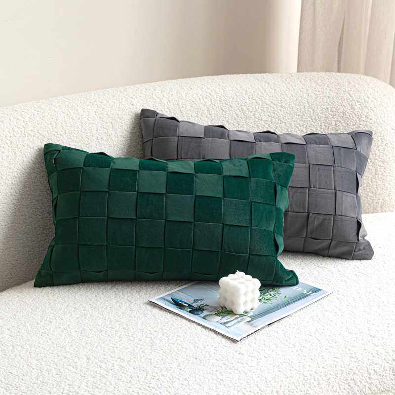 新款直销轻奢复古丝绒编织抱枕红色绿色沙发腰枕样板间靠枕长方形