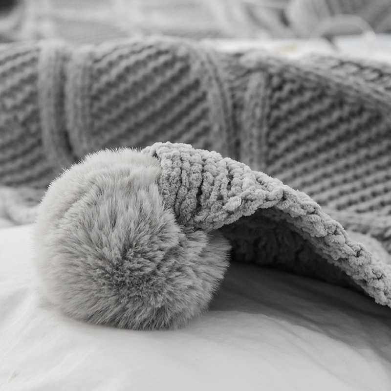 新款直销?加厚雪尼尔毛球盖毯针织毯子粗毛线编织床尾毯搭巾装饰