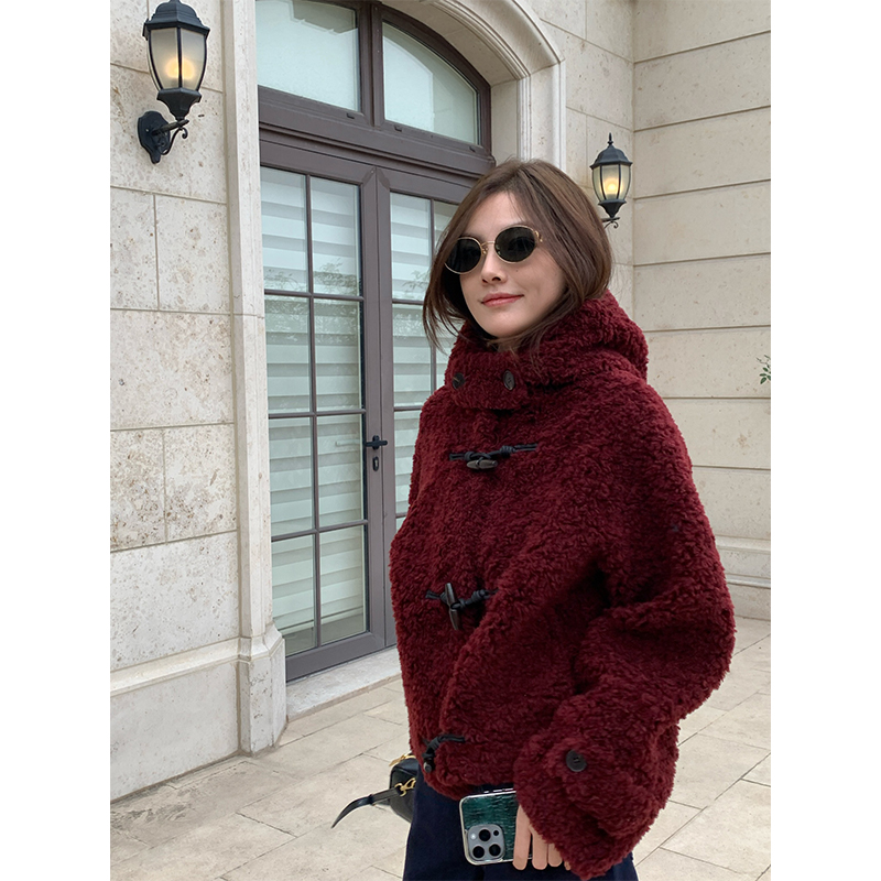 QC现货芝芝【小浣熊】秋冬100羊毛皮毛一体牛角扣连帽保暖外套