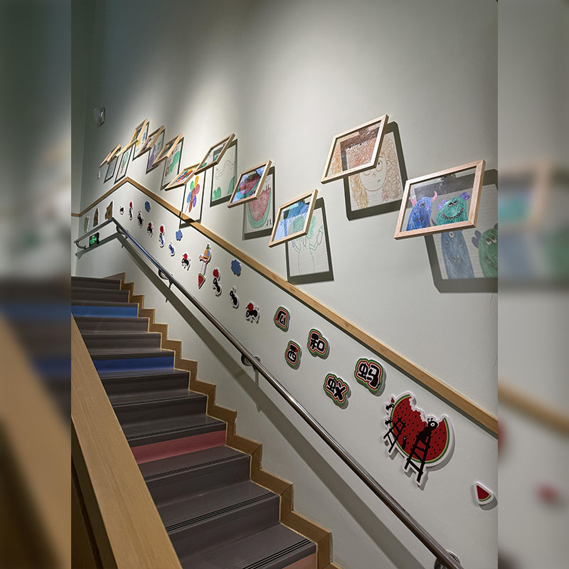 幼儿走廊主题环创儿童diy涂鸦亚克力透明画框制作楼道光影墙装饰