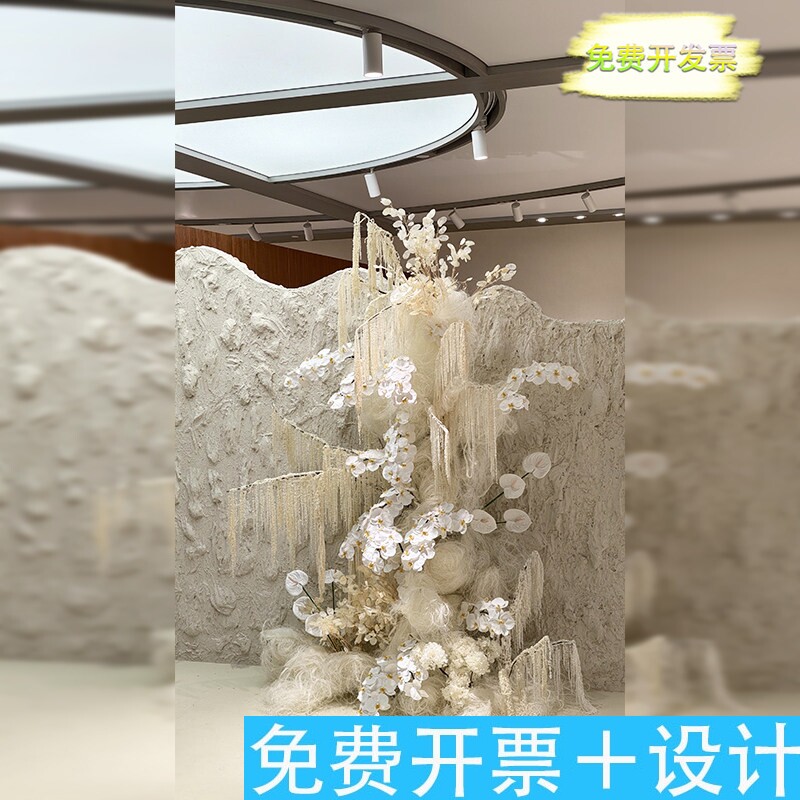 冬季服装档口橱窗白色系仿