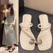 低跟夹脚方头平底沙滩人字拖 女夏外穿2025新款 网红时尚 套趾凉拖鞋