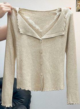 十三行2025秋装新款法式温柔风木耳边翻领针织开衫女蕾丝拼接毛衣