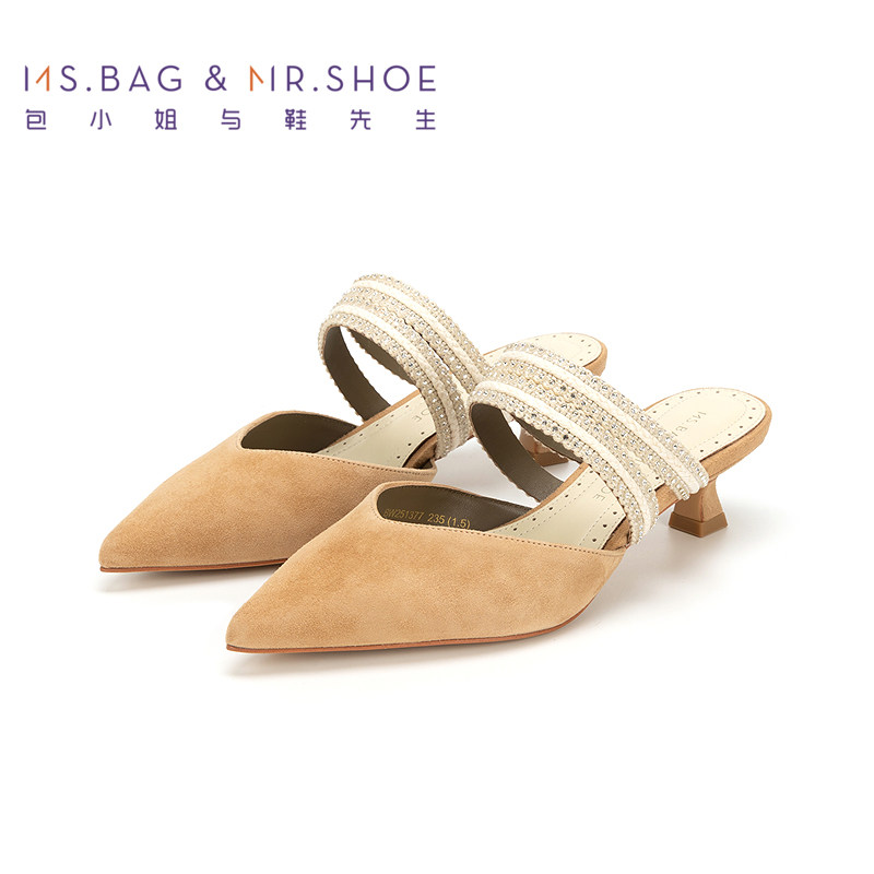 ��ɫ/�װ�ɫ 35 ��С����Ь����2025�괺����Ʒ����һ�ִ���Ƥ�͸���ЬŮ251377