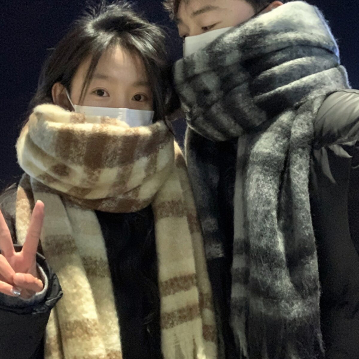 情侣围巾女款冬季2025新款秋冬氛围感高级感学生韩系男生围脖一对