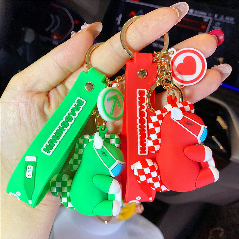创意口罩小马公仔钥匙扣红码黄码绿码精致汽车挂件情侣背包挂饰男