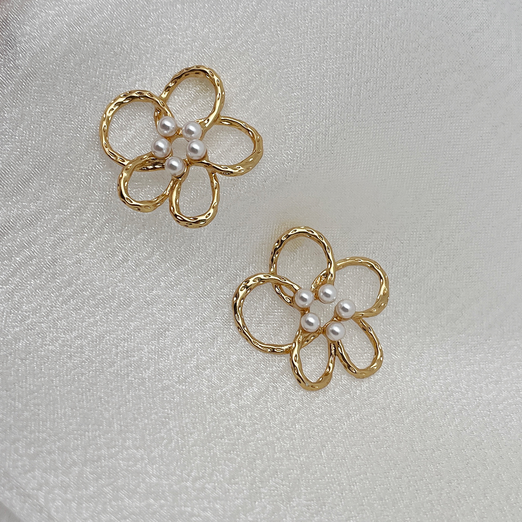 银针个性百搭珍珠镂空花朵耳钉女