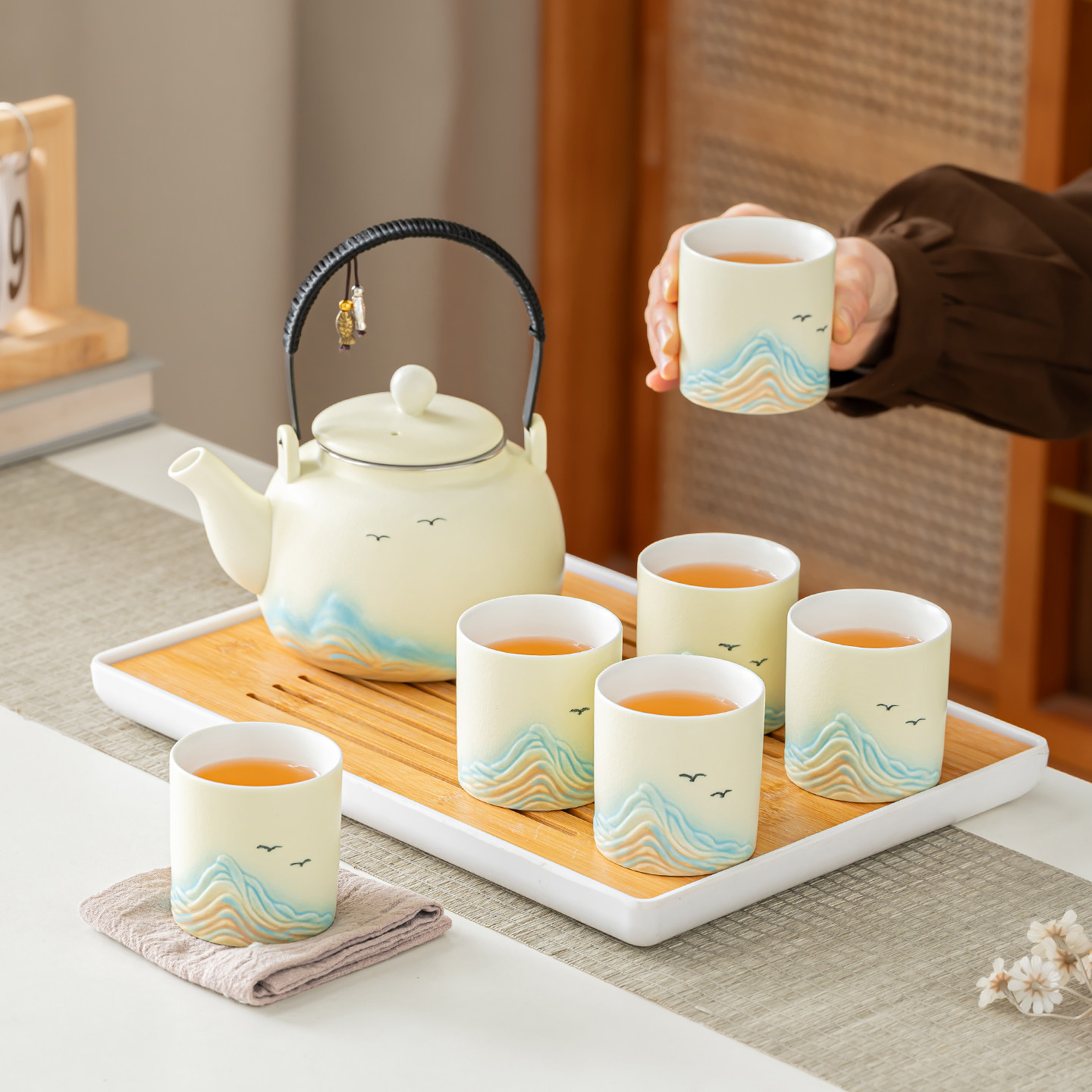 2026新款提梁壶功夫茶具套装陶瓷简装中式现代浮雕茶壶茶杯一套组,餐饮具,功夫茶具,淘宝优惠券,粉丝福利购,淘宝优惠卷