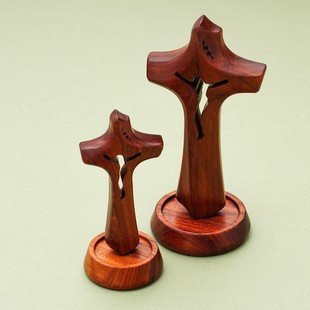 实木立体镂空十字架摆件15cm简约木质装饰创意磁吸桌面摆台