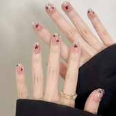 2026年新款 MILIMI纯手工穿戴甲爱心款 短款 高质量显白碎钻美甲贴片