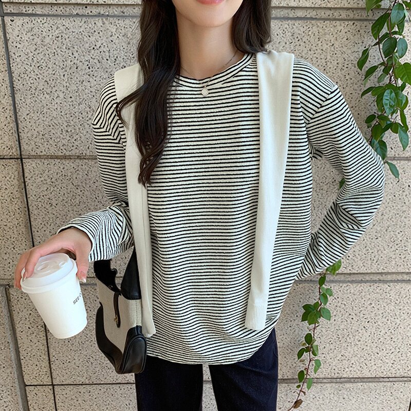 松弛风圆领条纹打底衫女士新款慵懒风宽松显瘦百搭T恤长袖上衣