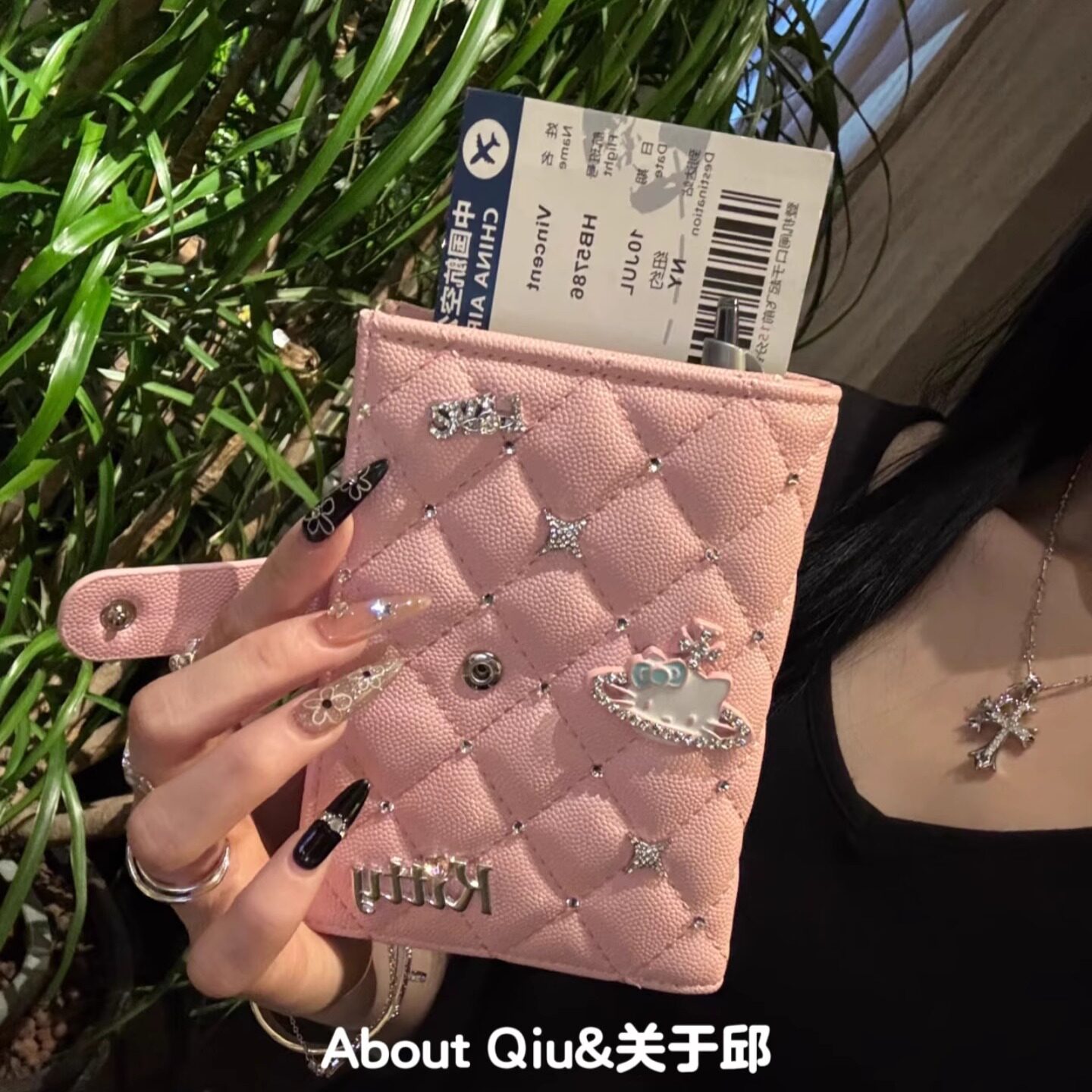 可爱hellokitty女生旅行护照夹多功能收纳钱包一体证件卡套保护套