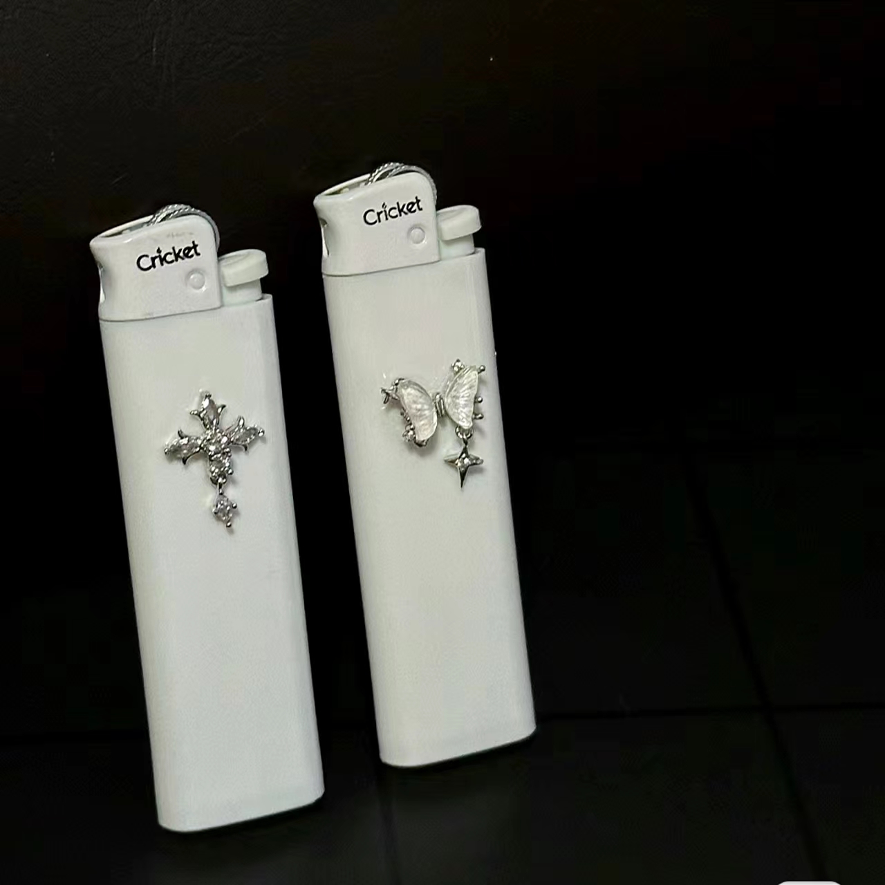 草蜢火机金属蝴蝶带钻十字架高颜值女生打火机ricket砂轮滑轮火石