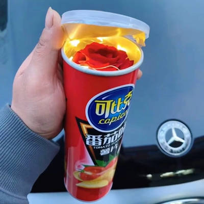 薯片桶玫瑰花乐事鲜花浪漫惊喜