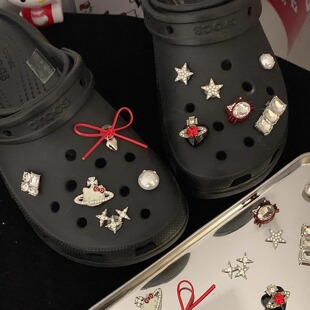 【红洞甜心】HelloKitty洞洞鞋花配饰女生适配crocs鞋扣可拆卸