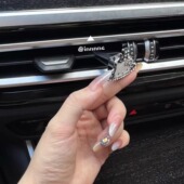 kitty凯蒂猫车载香薰出风口摆件香水香氛持久高级香味ins礼物车内