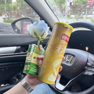 装香烟盒子送男友薯片桶玫瑰花束惊喜情侣三八妇女节生日礼物女生