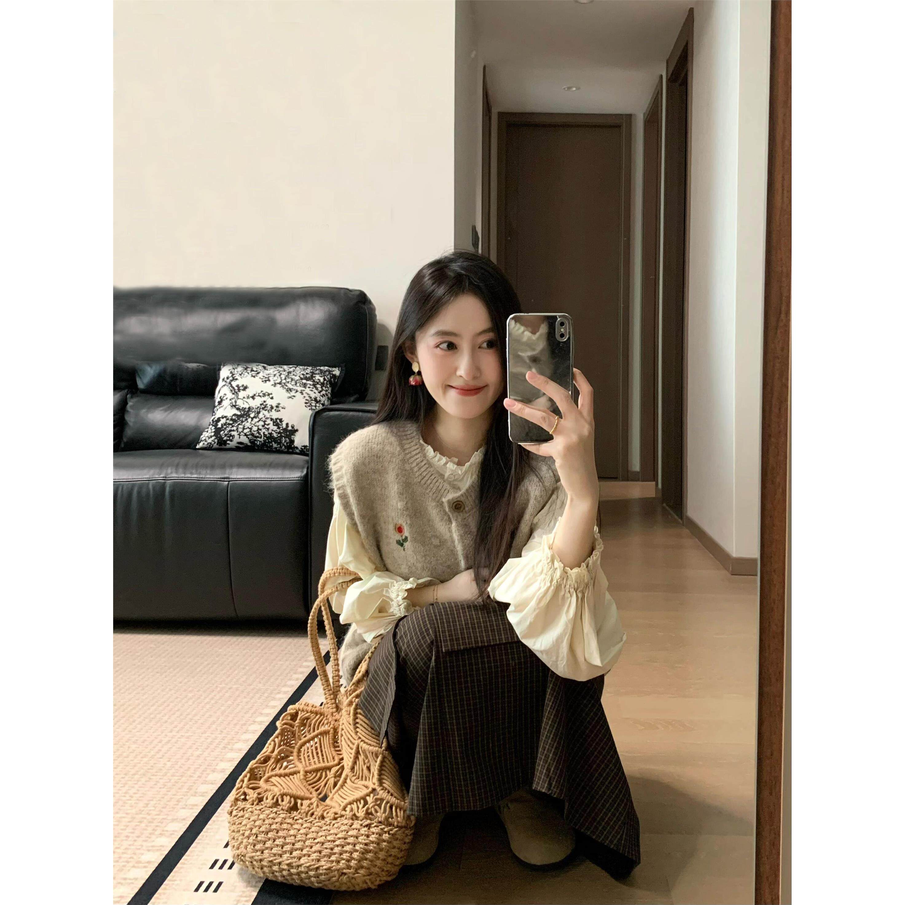 韩系慵懒风花朵针织马甲背心女秋冬衬衫叠穿无袖坎肩外搭毛衣开衫