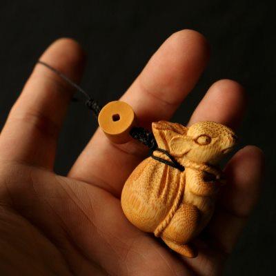 老竹雕刻“小金钱鼠”手把件竹根雕“小钱袋子挂件《招财进宝》