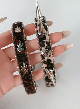 甜酷辣妹个性豹纹圆牌皮质项圈小众高级感设计锁骨链朋克嘻哈项饰