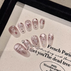 月野兔粉色系公主风美甲 梦幻蝴蝶结丝绒猫眼少女手工穿戴甲椭圆