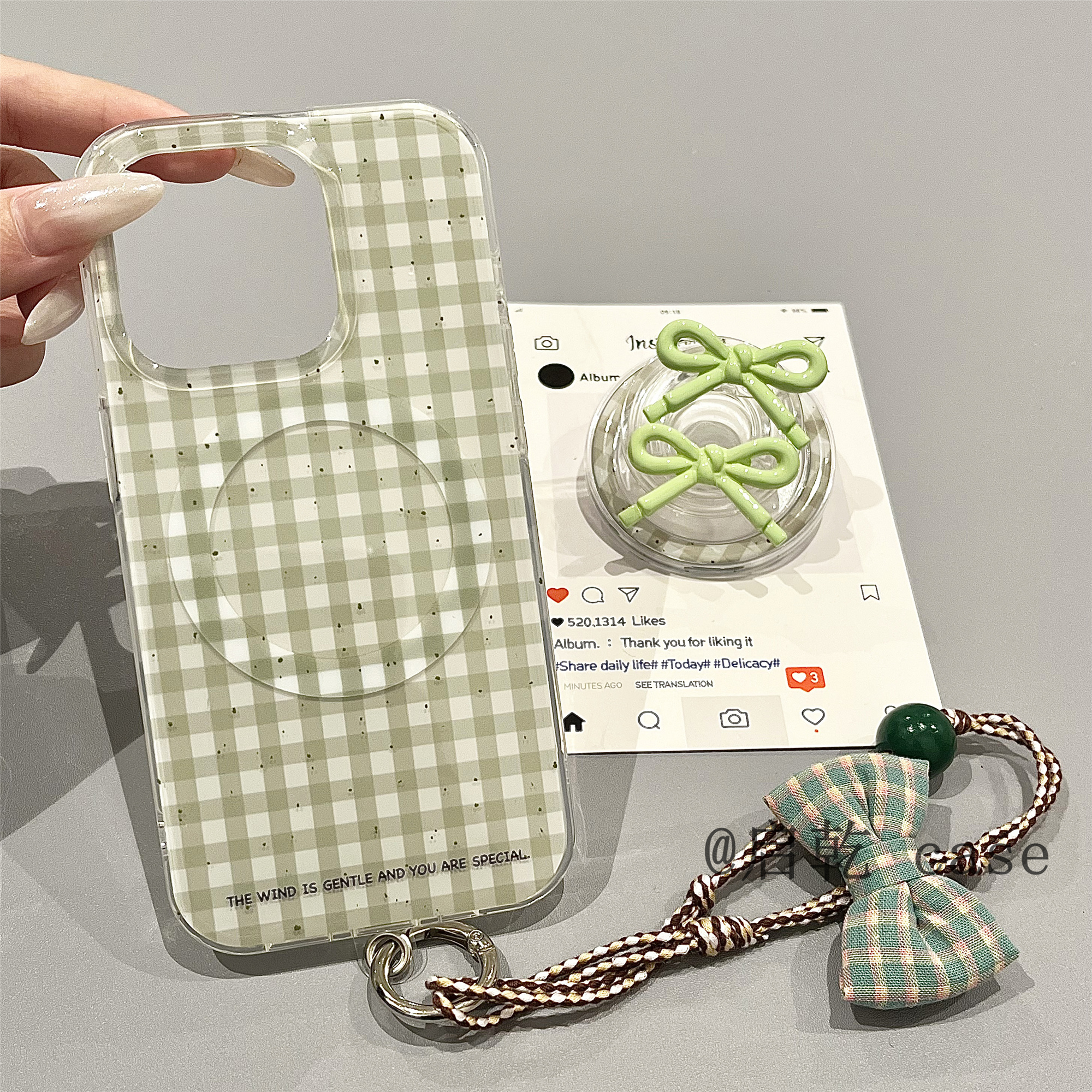 启乾 磁吸壳绿色格纹蝴蝶结带支架iPhone16/15手机壳适用苹果14/13promax硬壳链条挂绳小清新小众日韩ins新款