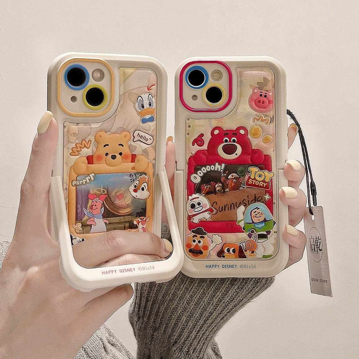 启乾 隐形支架维尼熊草莓熊iPhone15手机壳适用苹果14/13promax皮质软壳12/11少女心可爱卡通动漫新款情侣