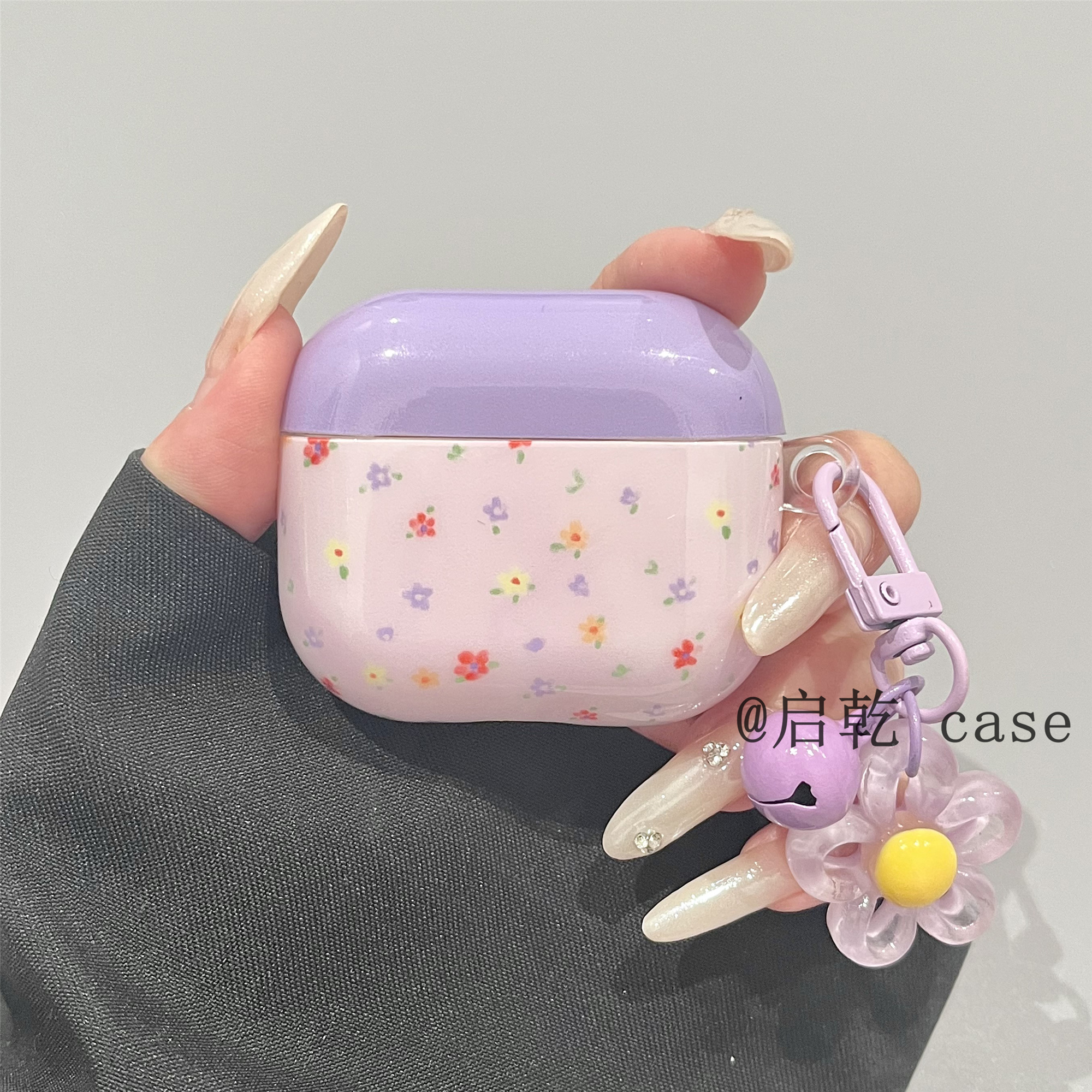 启乾 紫色小碎花挂件Airpods4/3耳机保护壳套2pro二三代新款适用苹果无线蓝牙硅胶软壳少女心小清新花朵夏天