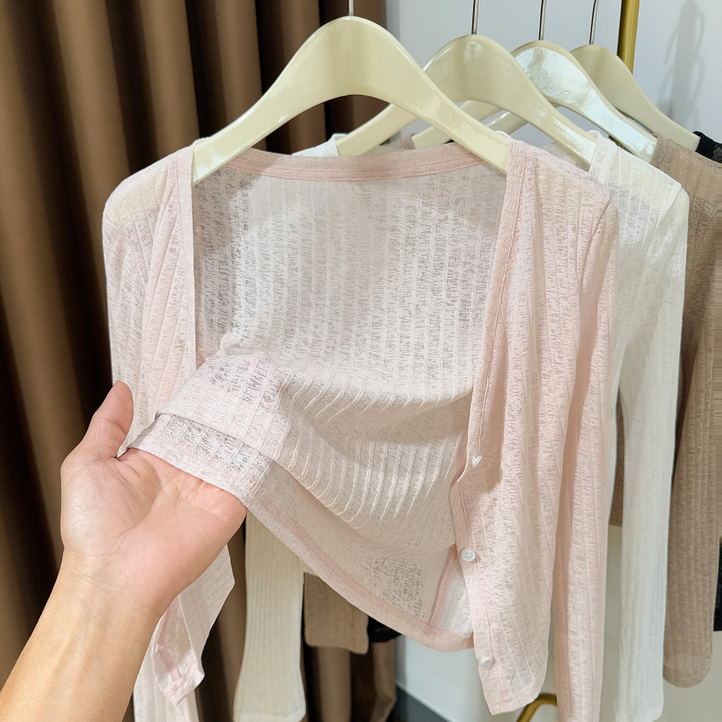 粉色外搭薄款冰丝针织开衫女2026春夏短款配吊带裙披肩花纱小外套,女装/女士精品,毛针织衫,淘宝优惠券,粉丝福利购,淘宝优惠卷