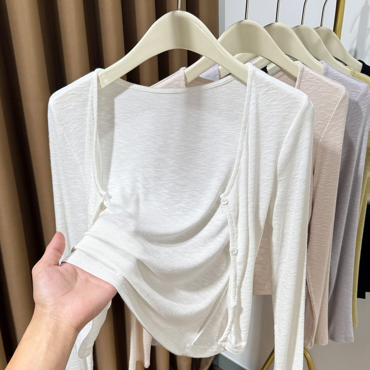 白色冰丝薄款防晒开衫女春夏吊带裙外搭V领长袖披肩罩衫针织外套