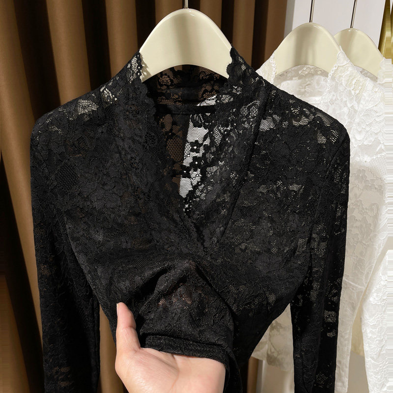 黑色深v领蕾丝打底衫女春秋2025新款高级感洋气镂空网纱毛衣内搭